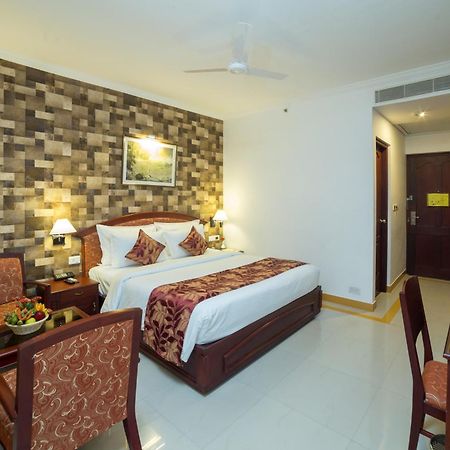 Rustic Leisures Llp Hotel Kochi Bagian luar foto