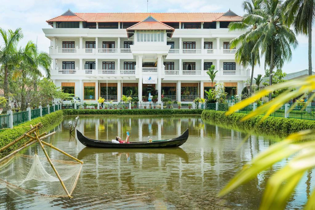 Rustic Leisures Llp Hotel Kochi Bagian luar foto