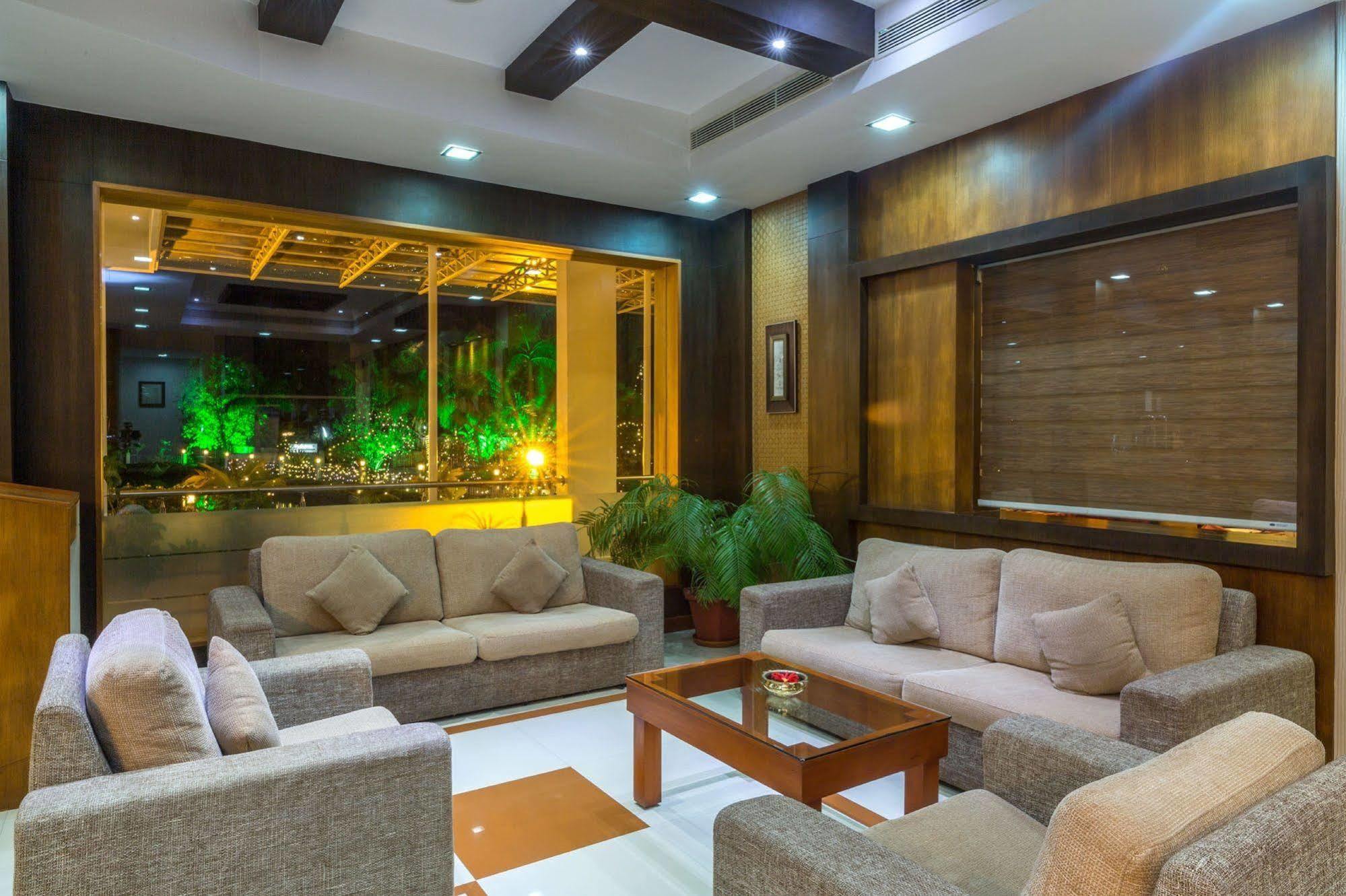 Rustic Leisures Llp Hotel Kochi Bagian luar foto