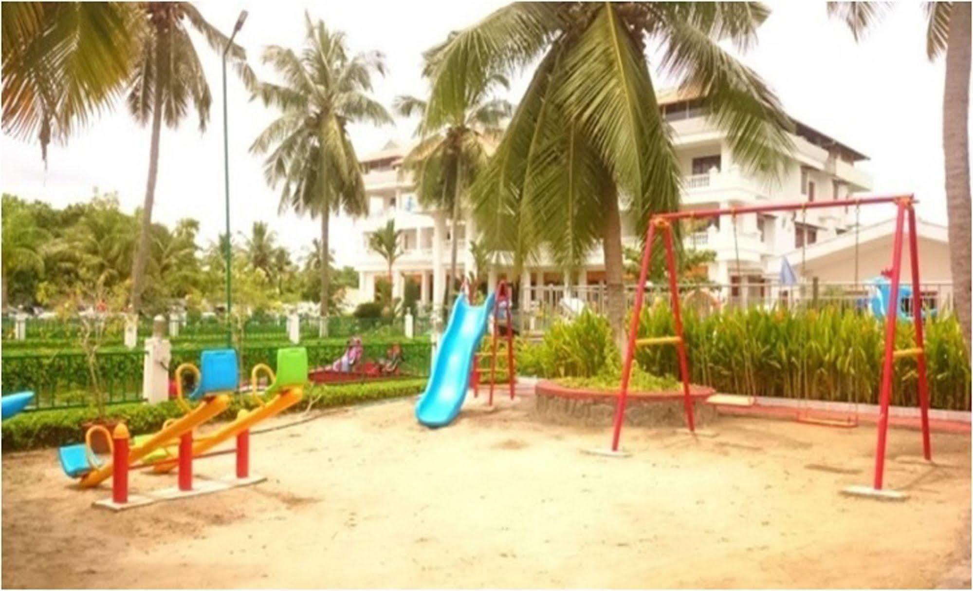 Rustic Leisures Llp Hotel Kochi Bagian luar foto